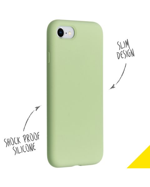Accezz Liquid Silicone Backcover iPhone SE (2022 / 2020) / 8 / 7 - Groen / Grün  / Green