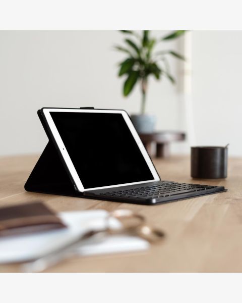 Accezz QWERTY Bluetooth Keyboard Bookcase Samsung Galaxy Tab A8