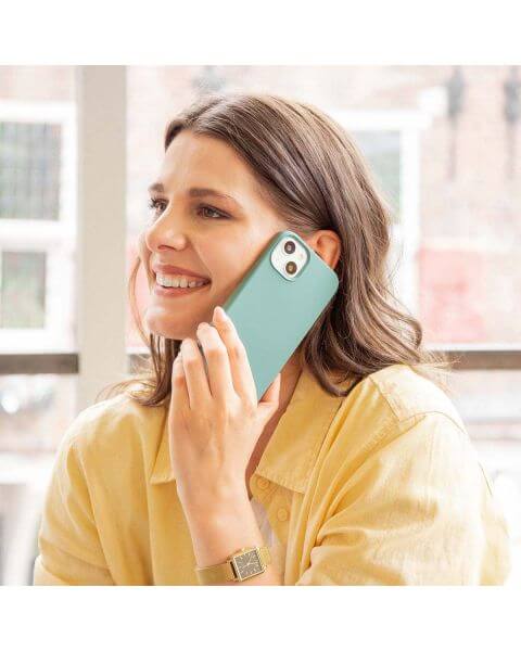 Accezz Liquid Silicone Backcover iPhone 15 Pro - Donkergroen / Dunkelgrün  / Dark Green