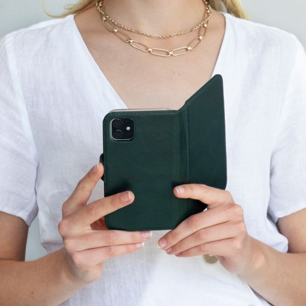 Selencia Echt Lederen Bookcase iPhone 11 - Groen / Grün  / Green