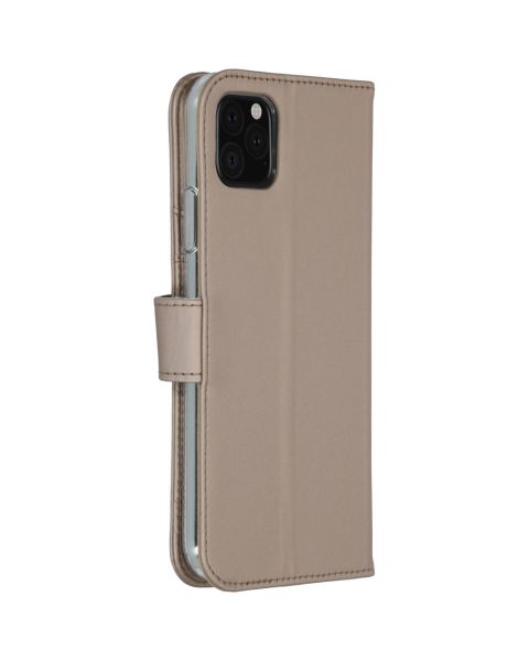 Accezz Wallet Softcase Bookcase iPhone 11 Pro Max - Goud / Gold