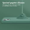 Accezz Liquid Silicone Backcover met MagSafe iPhone 13 - Groen / Grün  / Green